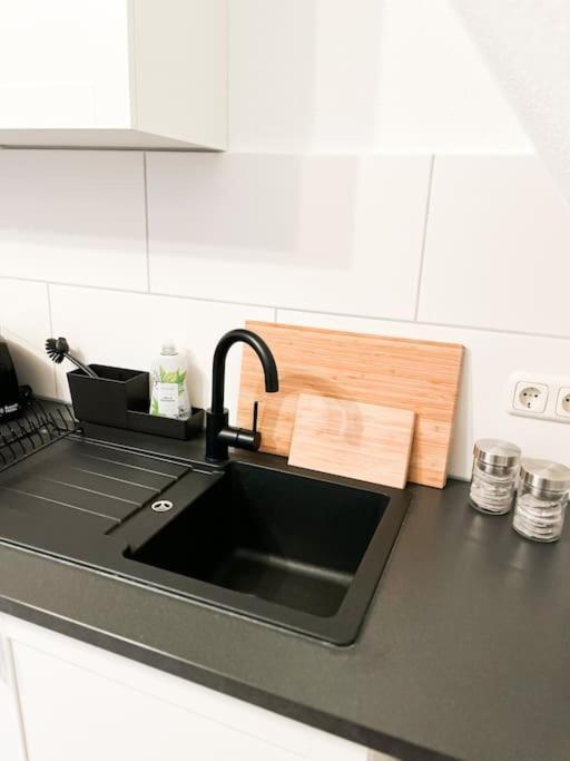 Modernes Apartment Mit Balkon Free Parking Netflix Celle Kültér fotó